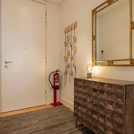 Downtown Sleek Apartment By Lovelystay Lisboa Extérieur photo